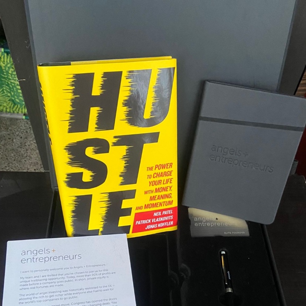 Angels + Entrepreneurs Hustle Hardcover Book With Pen And Card